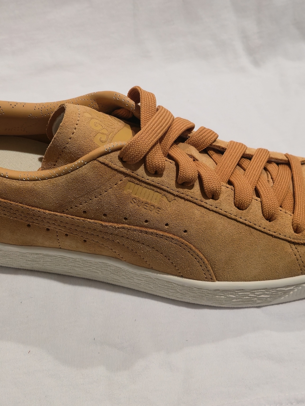 Puma Men/Women Suede Classic Sneakers in Tan